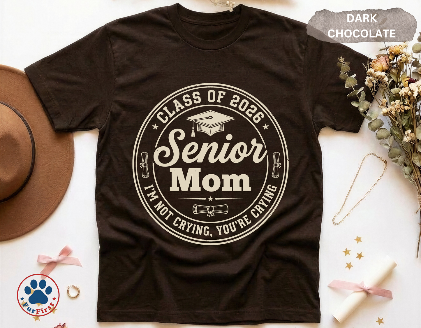 Senior Mom Shirt Class of 2026 — Vintage Badge Graduation Mom Tee, Proud Senior Mom Gift, Funny Mom Shirt